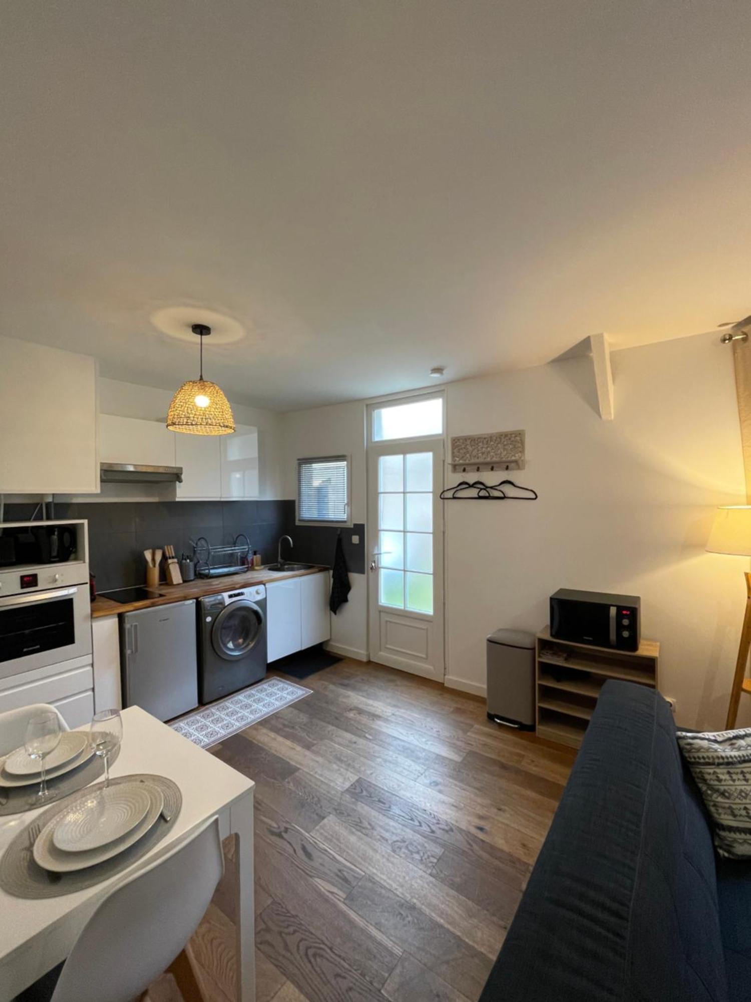 Apartament Sleepin Orleans - Parking - Netflix Zewnętrze zdjęcie