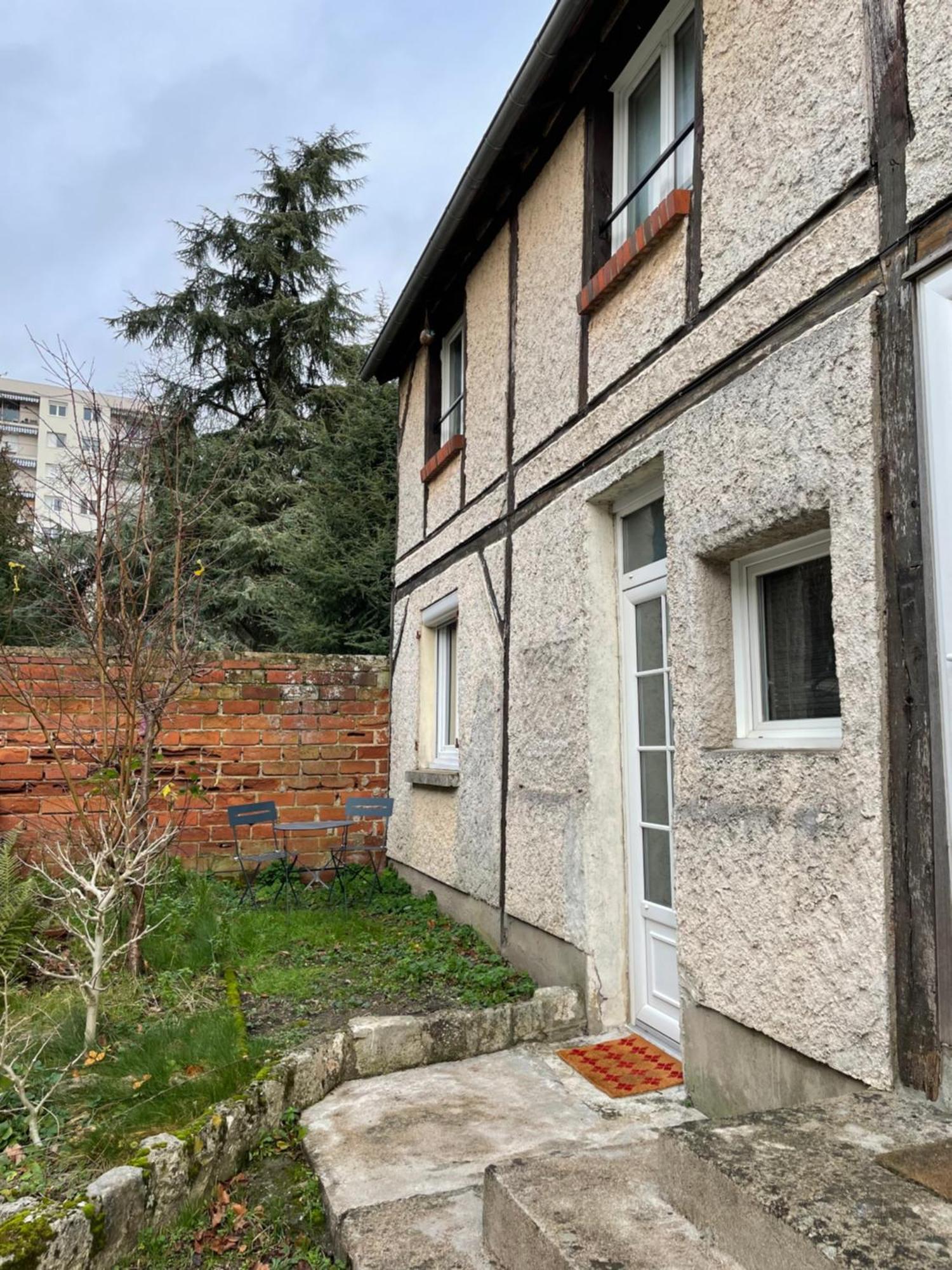 Apartament Sleepin Orleans - Parking - Netflix Zewnętrze zdjęcie